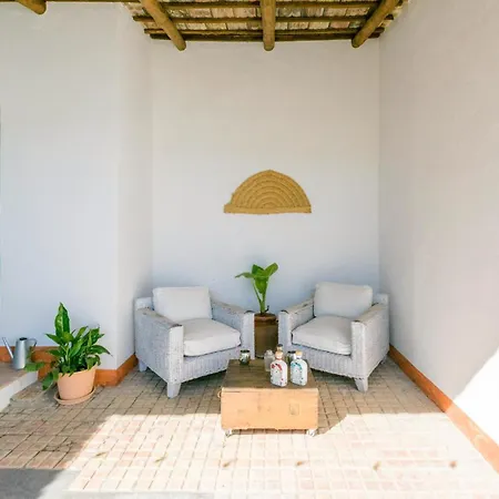 Cozy In Villanueva Del Rio Y M With Kitchen * Villanueva del Rio y Minas